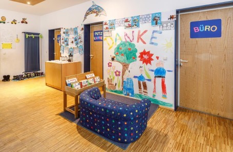 Вид SYSTEXX Active Magnetic Whiteboard matt в дестком саду
